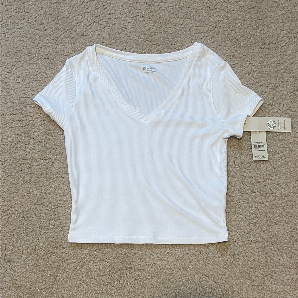 New No Boundaries White V-Neck Short Sleeve Tee